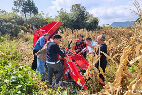 现场讨论(600 400).jpg