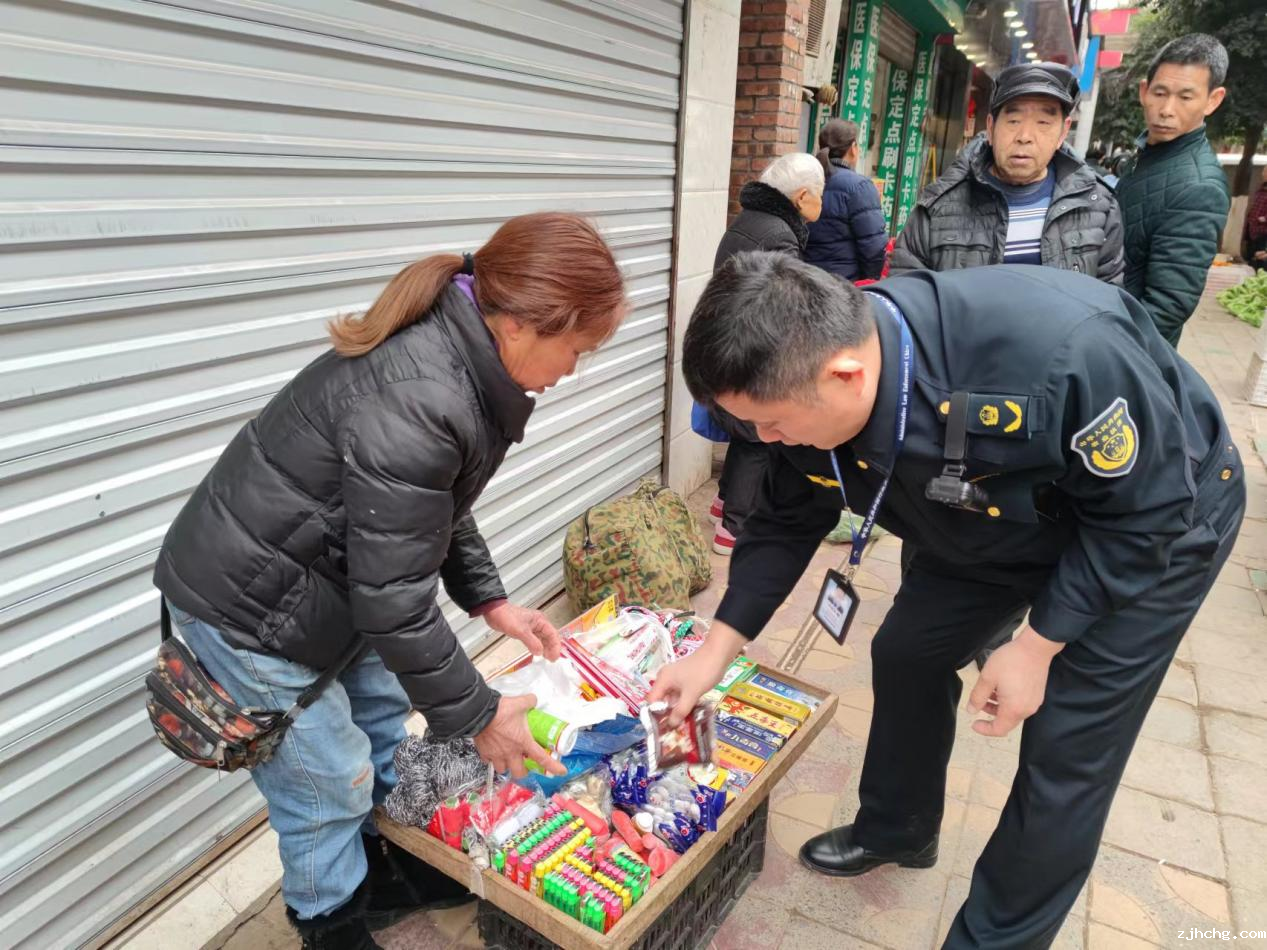 南岸区农业综合行政执法支队 “重拳出击”扎实开展游摊整治专项行动图片.png