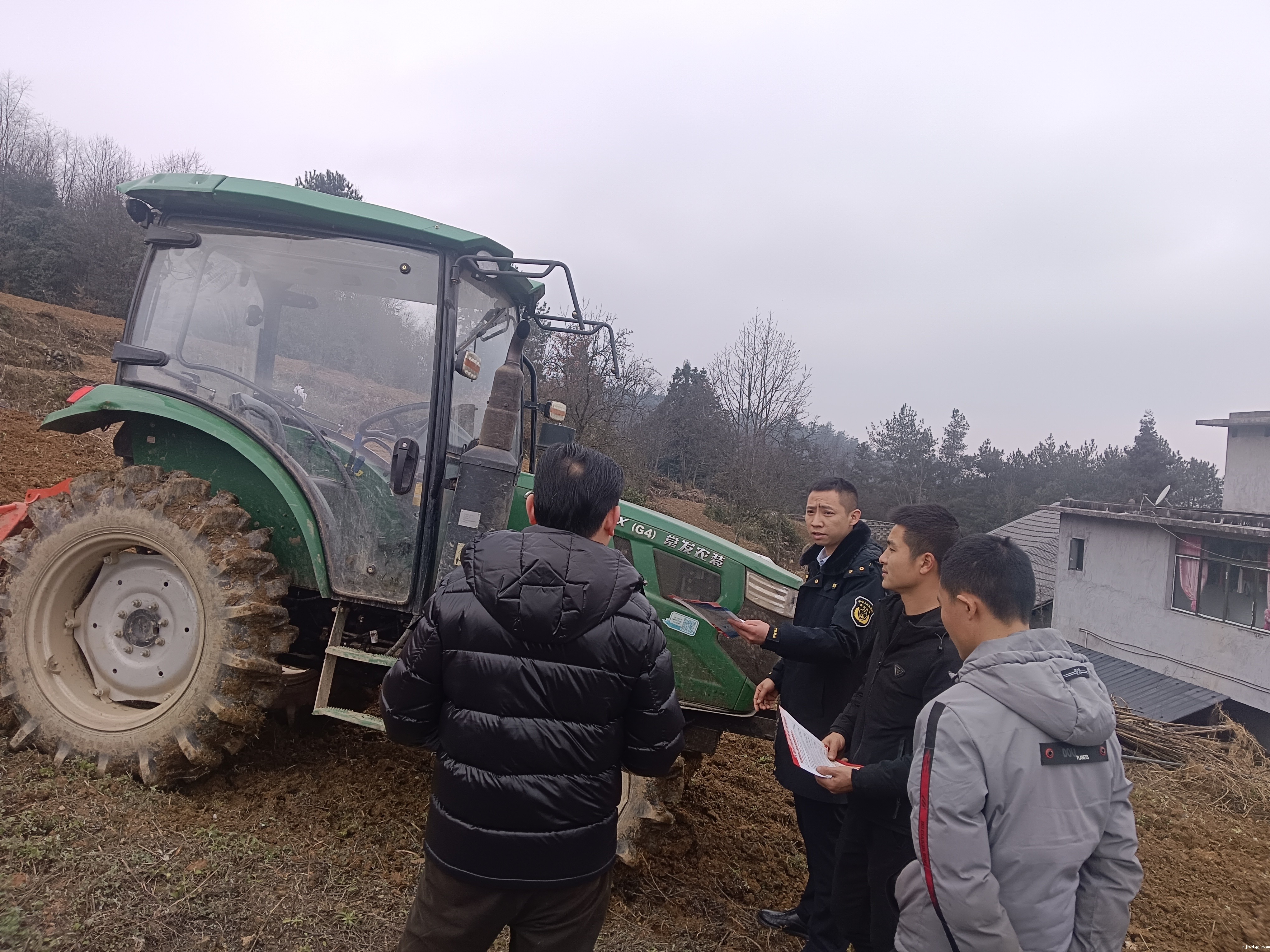 农机检查.jpg